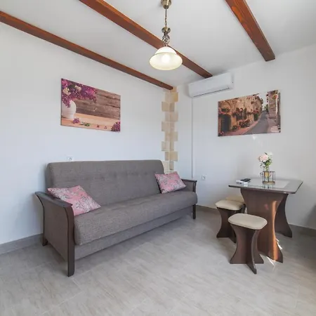 بيت للعطل Sego With Private Pool Veliki Brocanac