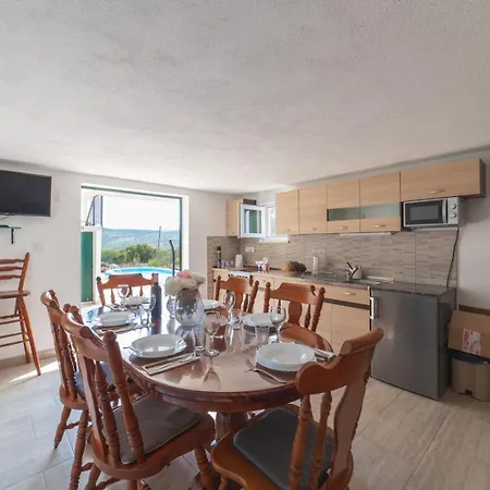 Sego With Private Pool بيت للعطل