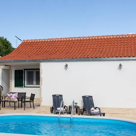 Sego With Private Pool *
