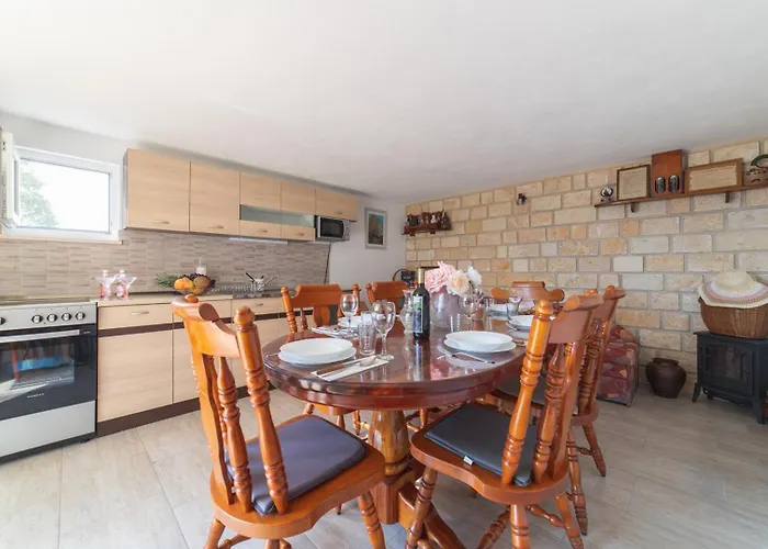 Sego With Private Pool Veliki Brocanac